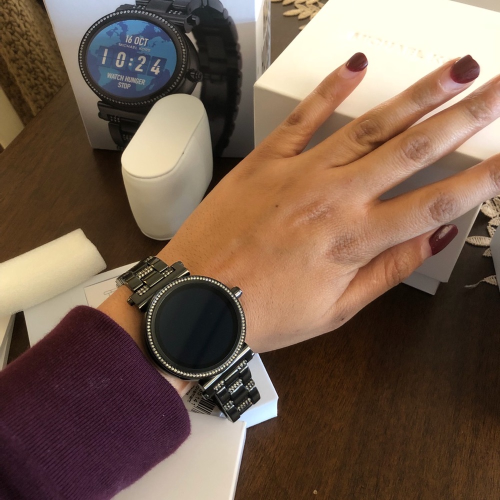 MK black smart watch sofielast one 🎉 - Picture 2 of 8